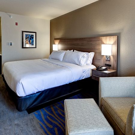 Holiday Inn Express & Suites Manhattan By Ihg Εξωτερικό φωτογραφία