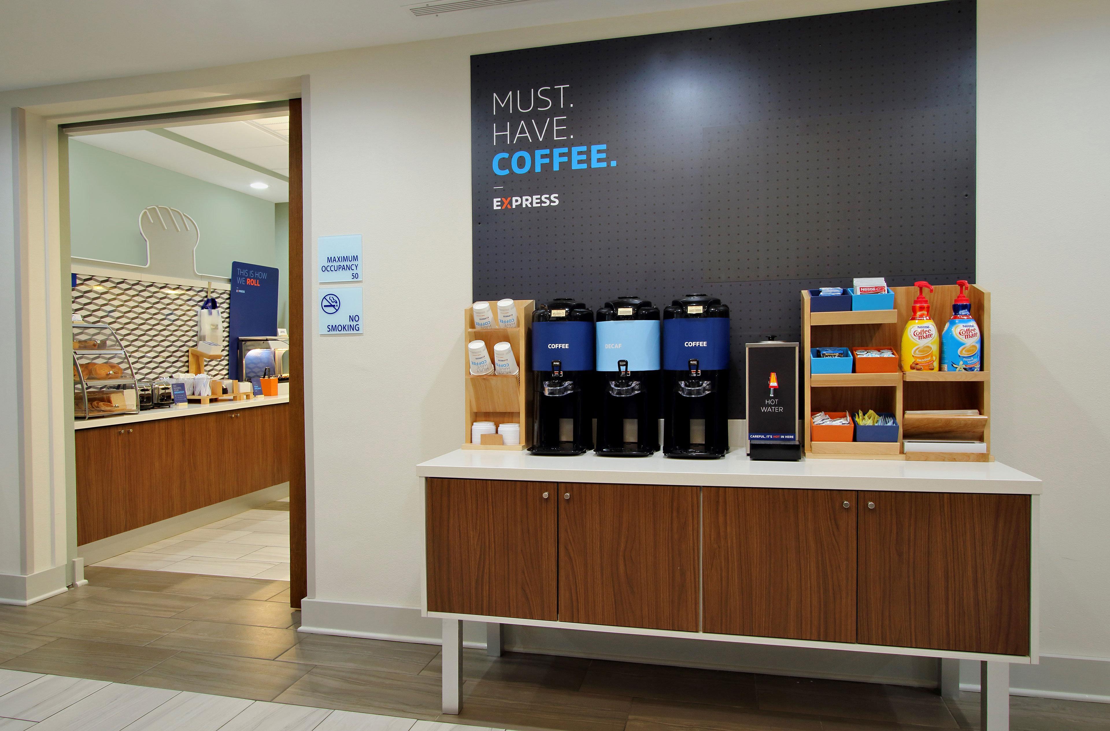 Holiday Inn Express & Suites Manhattan By Ihg Εξωτερικό φωτογραφία