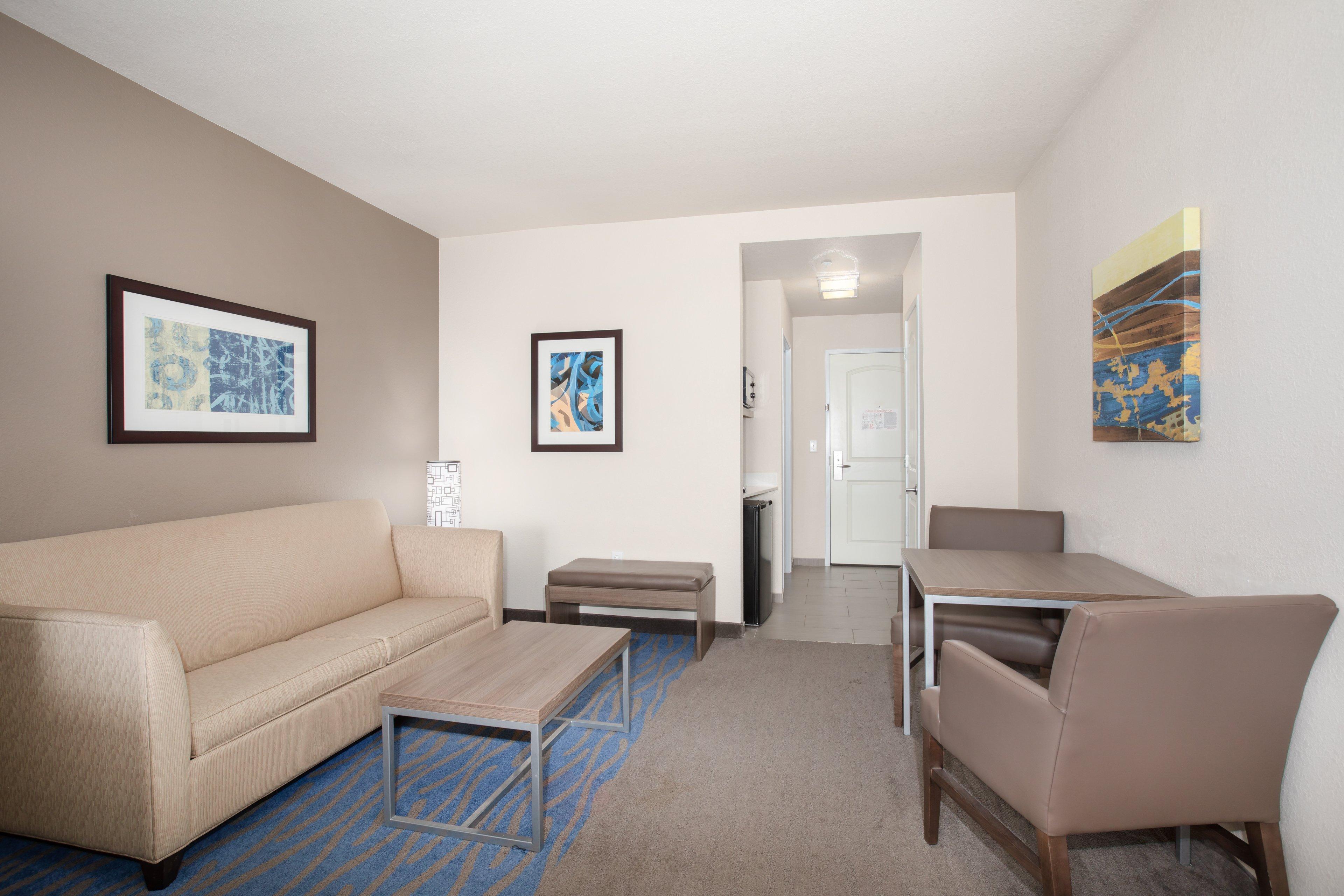 Holiday Inn Express & Suites Manhattan By Ihg Εξωτερικό φωτογραφία